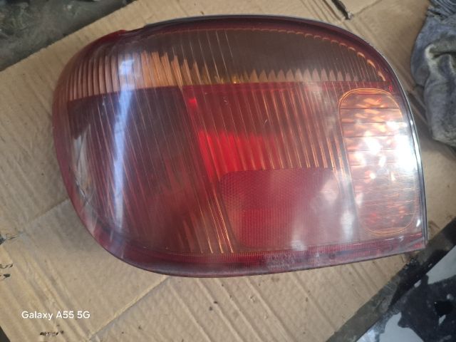 bontott TOYOTA YARIS Bal Hátsó Lámpa