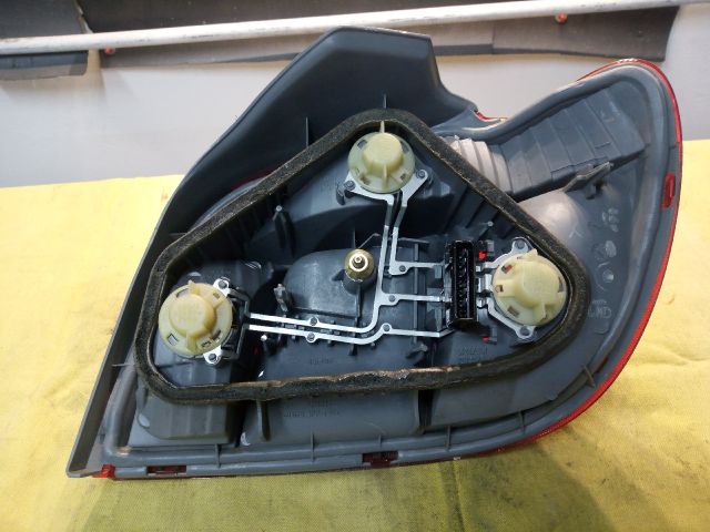 bontott TOYOTA YARIS Bal Hátsó Lámpa