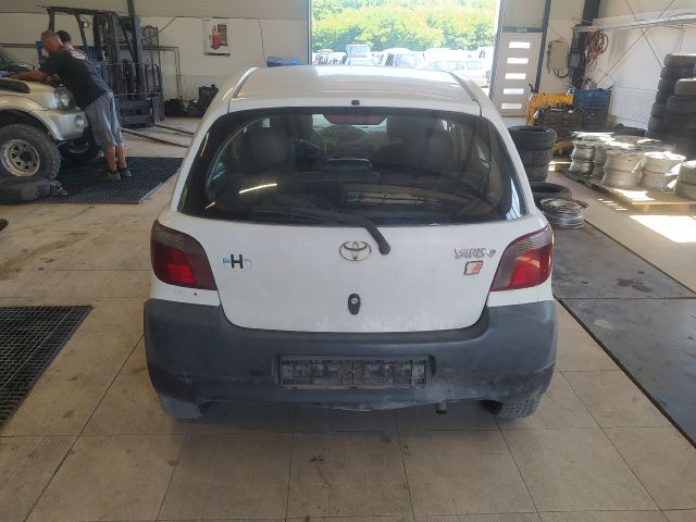 bontott TOYOTA YARIS Bal Hátsó Lámpa