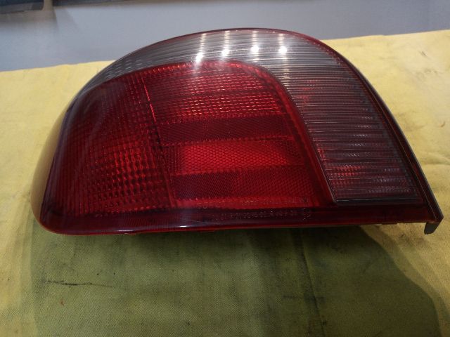 bontott TOYOTA YARIS Bal Hátsó Lámpa