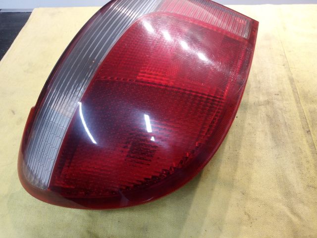 bontott TOYOTA YARIS Bal Hátsó Lámpa