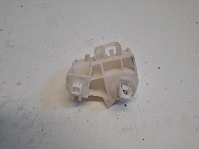 bontott TOYOTA YARIS Bal hátsó Lökhárító Tartó (Műanyag)