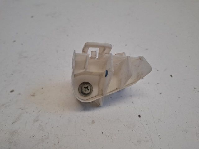 bontott TOYOTA YARIS Bal hátsó Lökhárító Tartó (Műanyag)