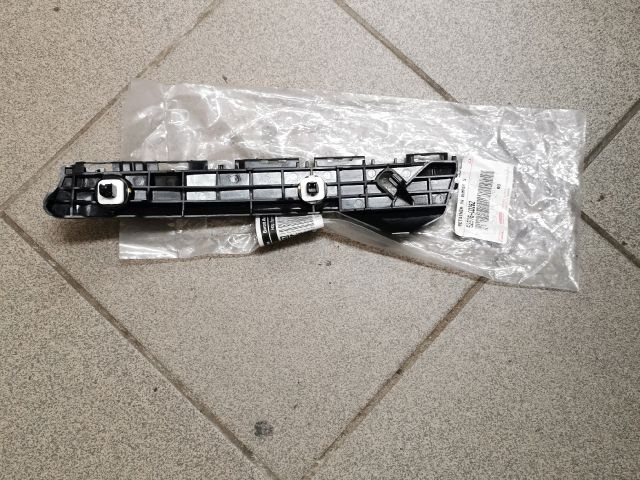 bontott TOYOTA YARIS Bal hátsó Lökhárító Tartó (Műanyag)