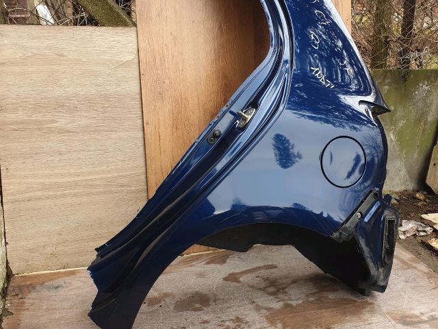 bontott TOYOTA YARIS Bal hátsó Negyed Karosszéria Csomag