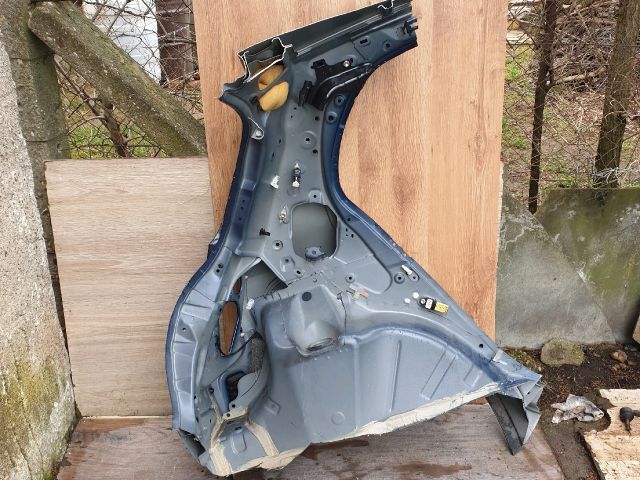 bontott TOYOTA YARIS Bal hátsó Negyed Karosszéria Csomag