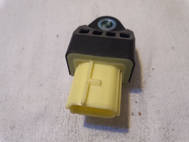 bontott TOYOTA YARIS Bal hátsó Oldal Ütközés Érzékelő