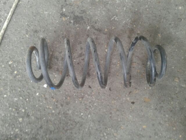 bontott TOYOTA YARIS Bal hátsó Rugó