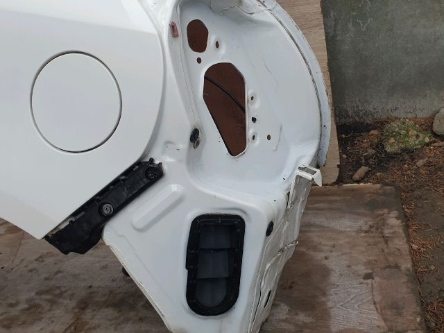 bontott TOYOTA YARIS Bal hátsó Sárvédő