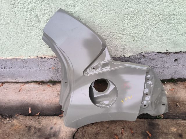 bontott TOYOTA YARIS Bal hátsó Sárvédő