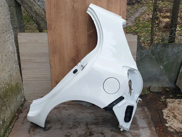 bontott TOYOTA YARIS Bal hátsó Sárvédő