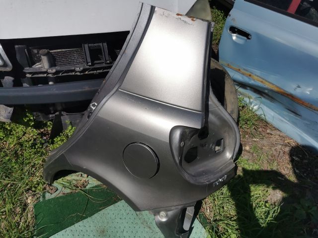 bontott TOYOTA YARIS Bal hátsó Sárvédő