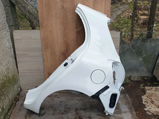 bontott TOYOTA YARIS Bal hátsó Sárvédő