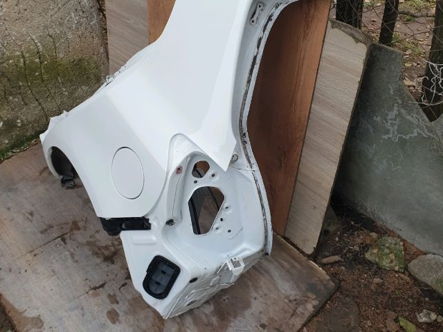 bontott TOYOTA YARIS Bal hátsó Sárvédő