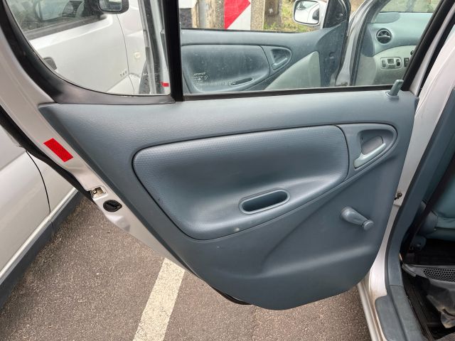 bontott TOYOTA YARIS Bal hátsó Zsanér