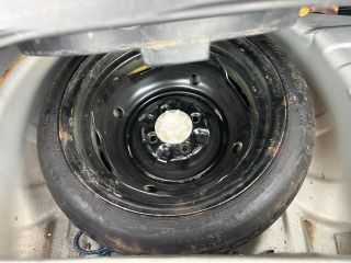 bontott TOYOTA YARIS Bal hátsó Zsanér