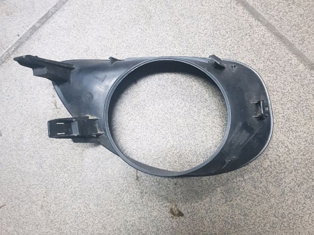 bontott TOYOTA YARIS Bal Ködfényszóró Lámpakeret