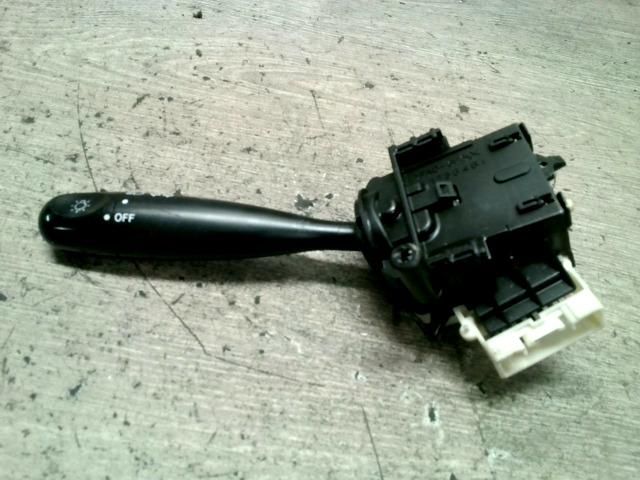 bontott TOYOTA YARIS Bal Kormánykapcsoló Irányjelző