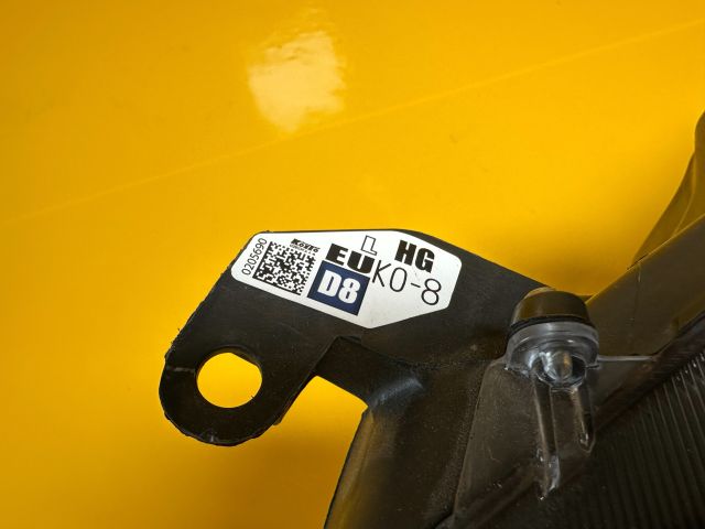 bontott TOYOTA YARIS Bal Ledes Fényszóró