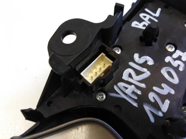 bontott TOYOTA YARIS Bal Multikormány Kapcsoló