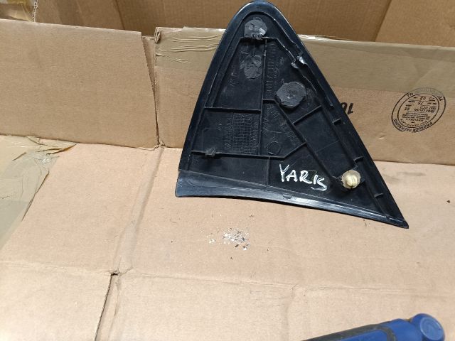 bontott TOYOTA YARIS Bal Műszerfal Oldalkárpit