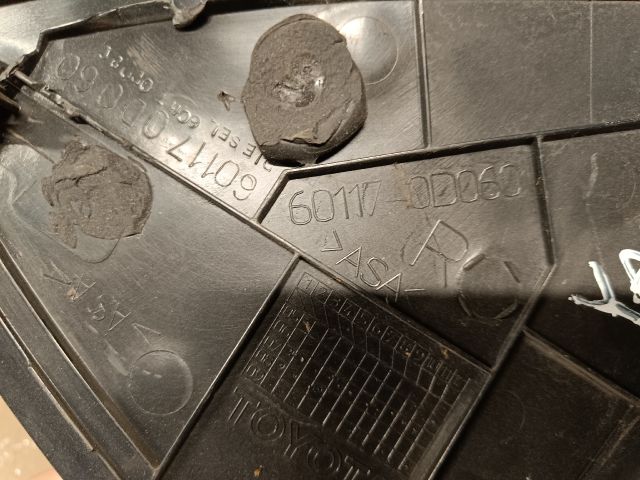 bontott TOYOTA YARIS Bal Műszerfal Oldalkárpit