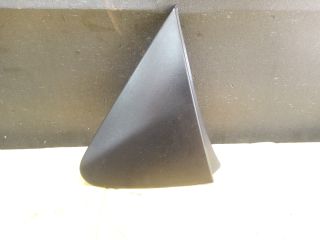 bontott TOYOTA YARIS Bal Sárvédő Csavar Burkolat