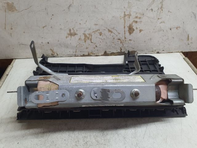 bontott TOYOTA YARIS Bal Térdlégzsák