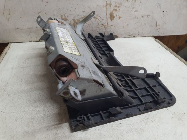 bontott TOYOTA YARIS Bal Térdlégzsák