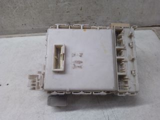 bontott TOYOTA YARIS Biztosítéktábla Utastér