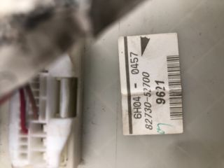 bontott TOYOTA YARIS Biztosítéktábla Utastér