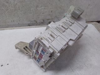 bontott TOYOTA YARIS Biztosítéktábla Utastér