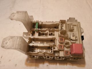 bontott TOYOTA YARIS Biztosítéktábla Utastér