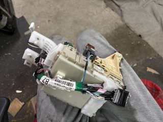 bontott TOYOTA YARIS Biztosítéktábla Utastér