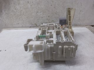 bontott TOYOTA YARIS Biztosítéktábla Utastér