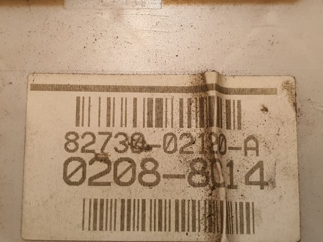 bontott TOYOTA YARIS Biztosítéktábla Utastér