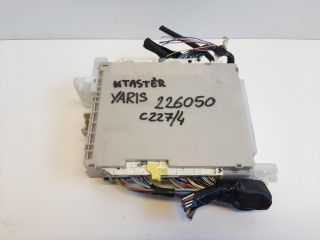 bontott TOYOTA YARIS Biztosítéktábla Utastér