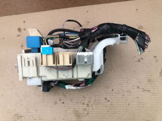 bontott TOYOTA YARIS Biztosítéktábla Utastér