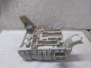 bontott TOYOTA YARIS Biztosítéktábla Utastér