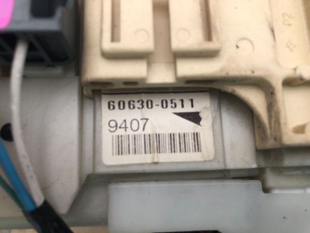 bontott TOYOTA YARIS Biztosítéktábla Utastér