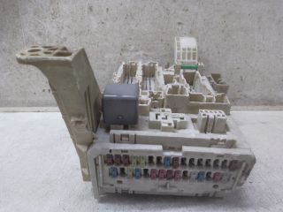 bontott TOYOTA YARIS Biztosítéktábla Utastér