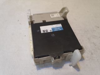 bontott TOYOTA YARIS Biztosítéktábla Utastér