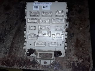 bontott TOYOTA YARIS Biztosítéktábla Utastér