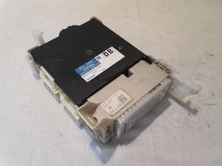 bontott TOYOTA YARIS Biztosítéktábla Utastér