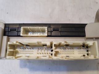 bontott TOYOTA YARIS Biztosítéktábla Utastér