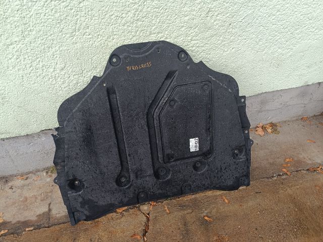 bontott TOYOTA YARIS CROSS Alsó Motorburkolat