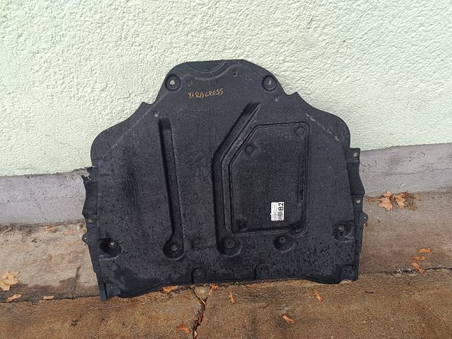 bontott TOYOTA YARIS CROSS Alsó Motorburkolat