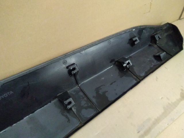bontott TOYOTA YARIS CROSS Bal első Ajtó Díszléc