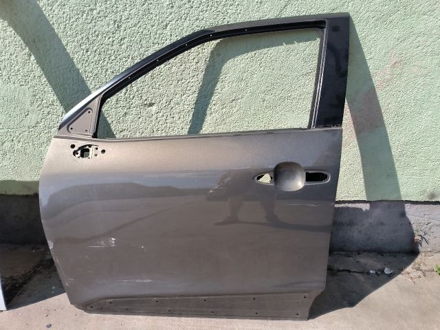 bontott TOYOTA YARIS CROSS Bal első Ajtó (Részeivel)