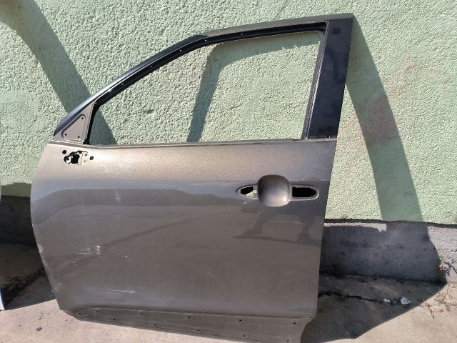 bontott TOYOTA YARIS CROSS Bal első Ajtó (Részeivel)